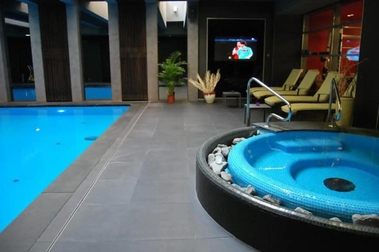 Apartament Center Wellness - Pool-gym-parking